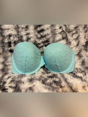Strapless Light Aqua Multi-Way Bra - 34D - (NO STRAPS.)